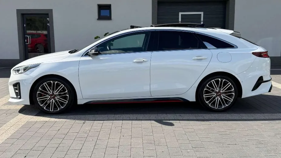 KIA ProCeed -