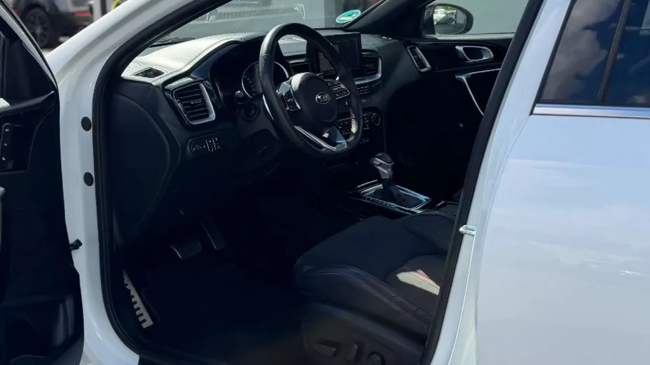 KIA ProCeed -