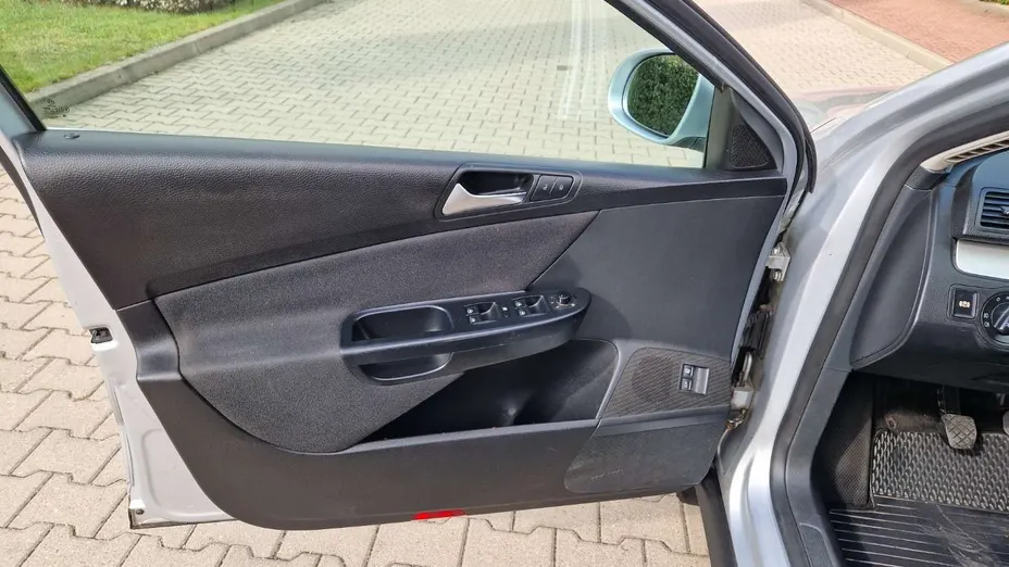 VOLKSWAGEN Passat -