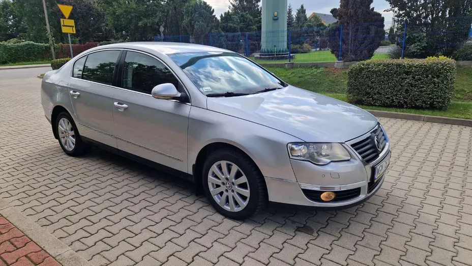 VOLKSWAGEN Passat -