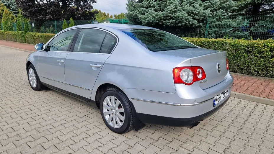 VOLKSWAGEN Passat -