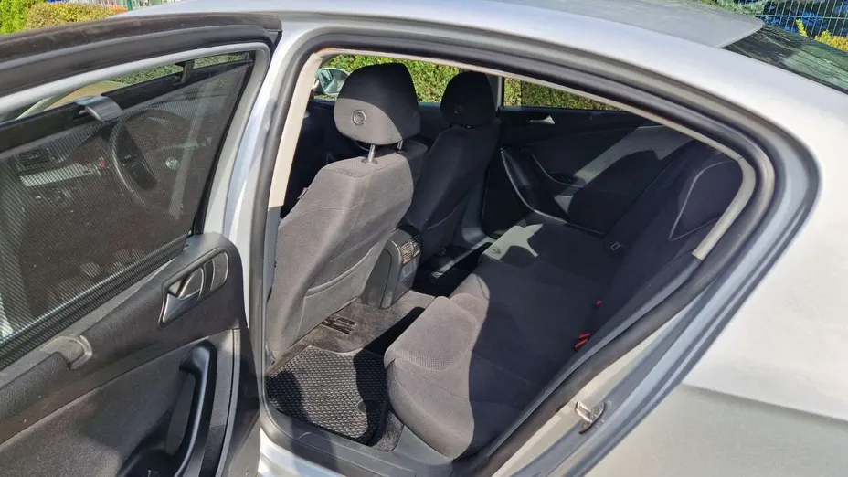 VOLKSWAGEN Passat -