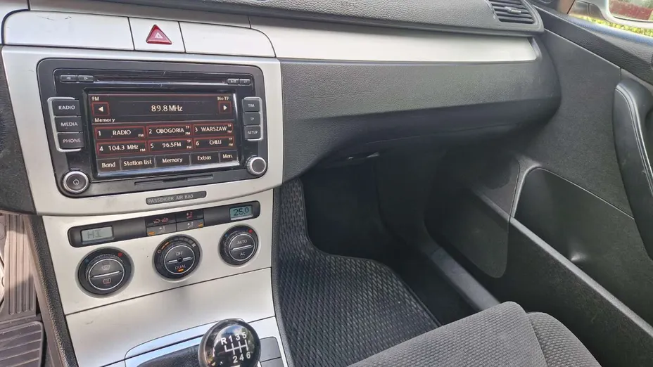 VOLKSWAGEN Passat -