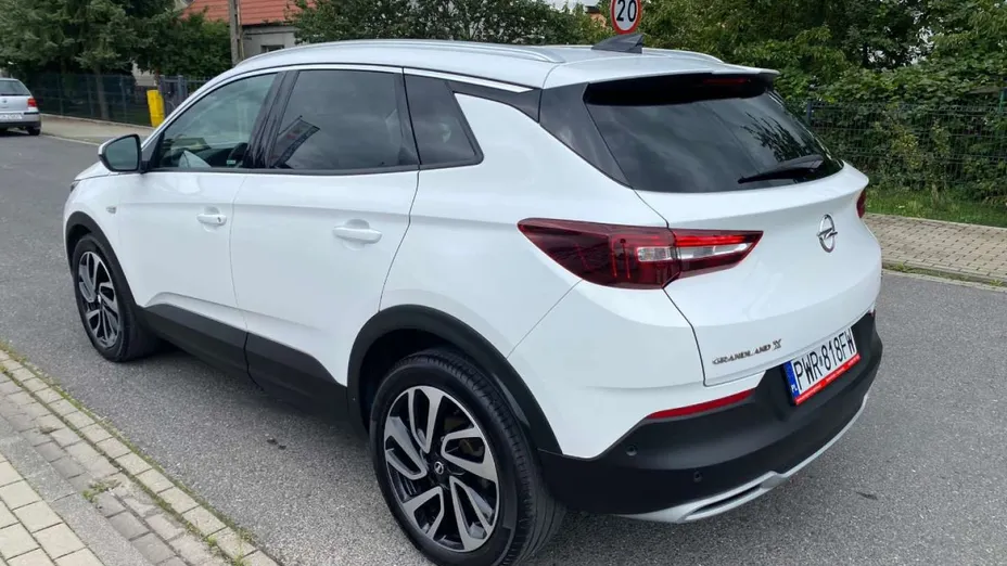 OPEL Grandland X -