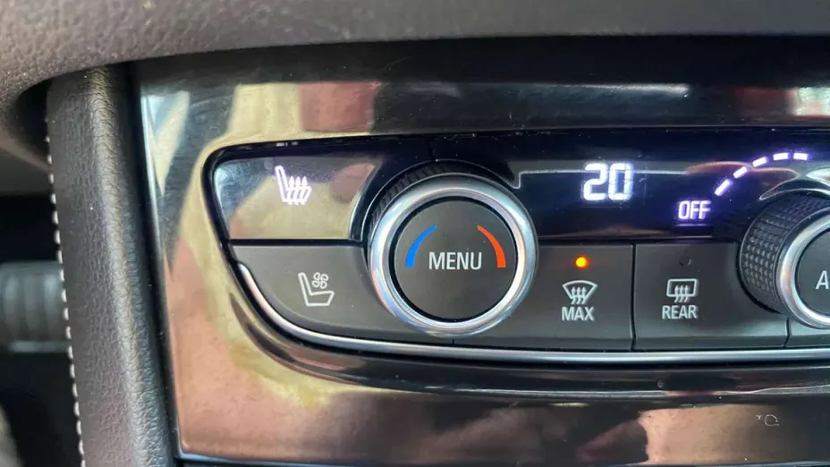 OPEL Grandland X -