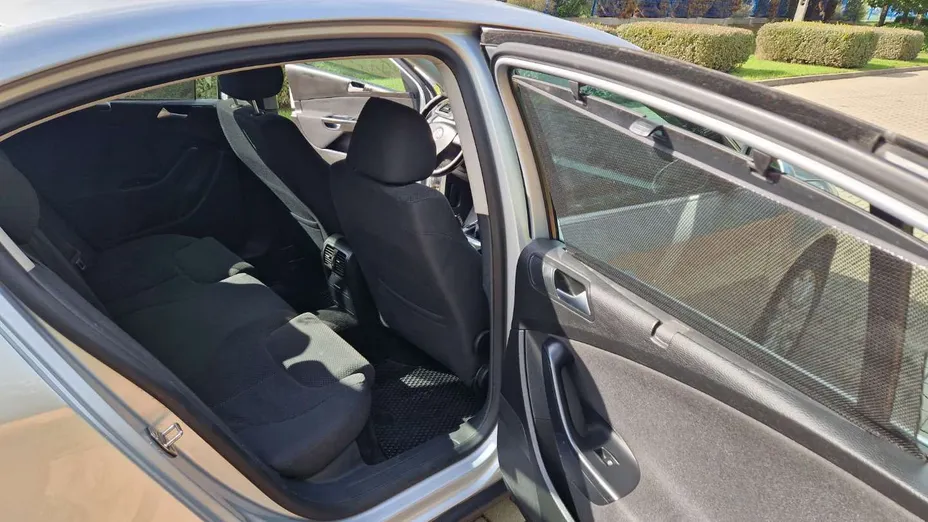 VOLKSWAGEN Passat -
