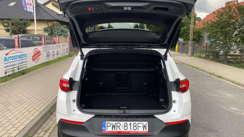 OPEL Grandland X -