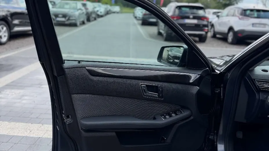 MERCEDES-BENZ E Klasa -