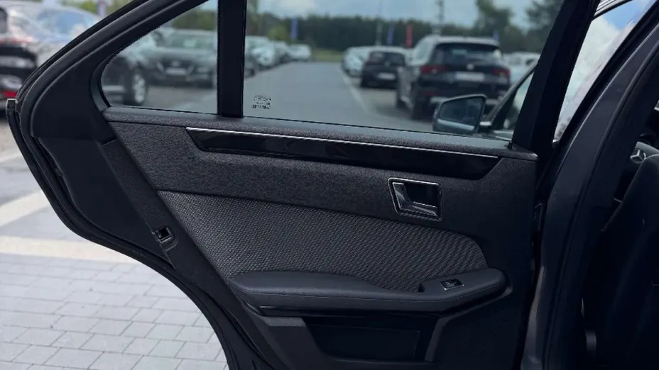 MERCEDES-BENZ E Klasa -