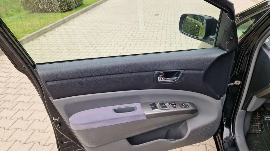 TOYOTA Prius -
