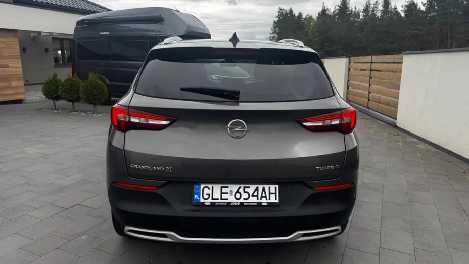 OPEL Grandland X -