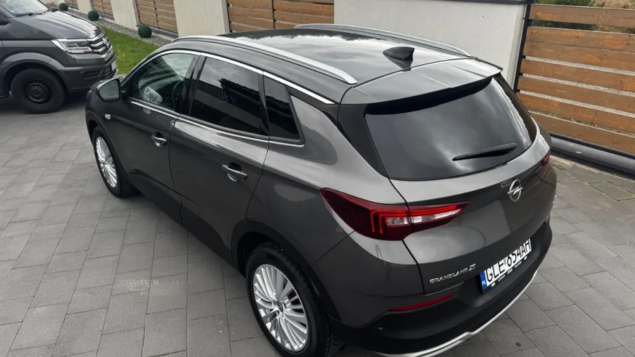 OPEL Grandland X -
