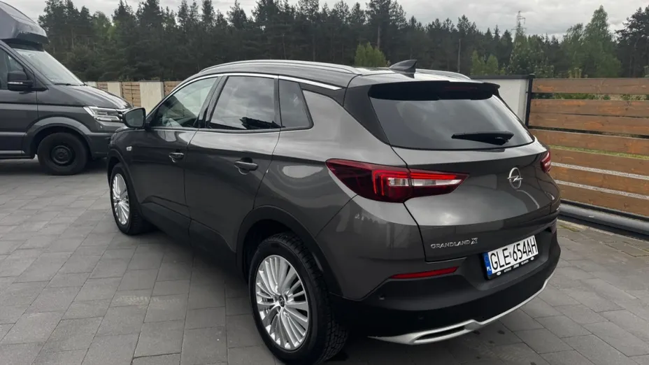 OPEL Grandland X -