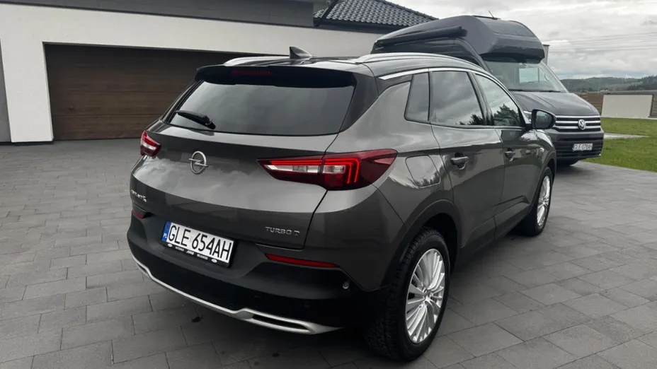 OPEL Grandland X -