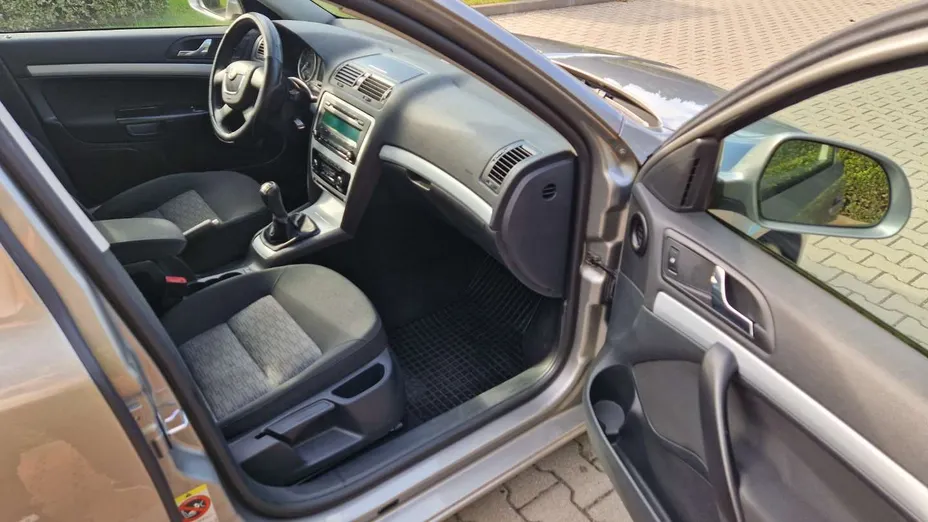 SKODA Octavia -