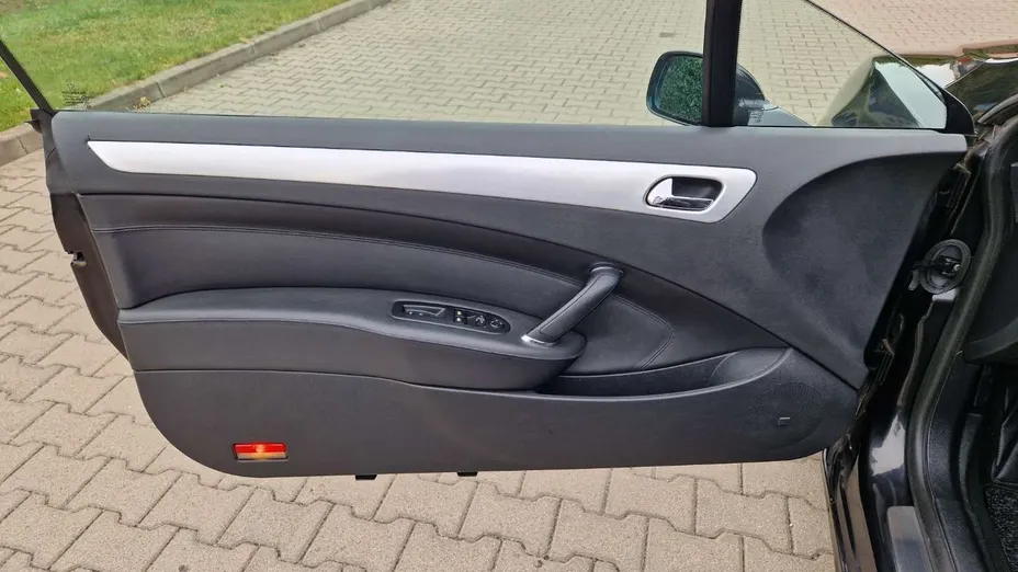 PEUGEOT 407 -