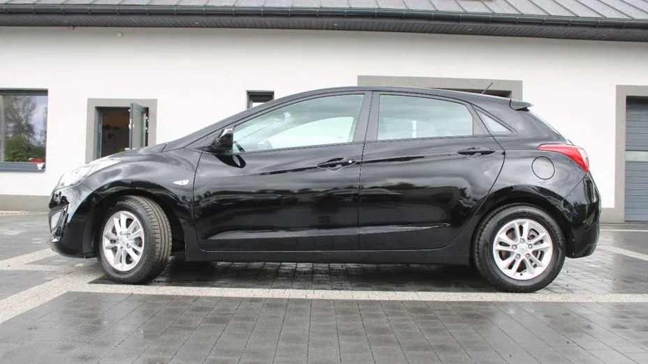 HYUNDAI i30 -