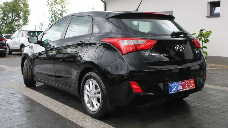 HYUNDAI i30 -