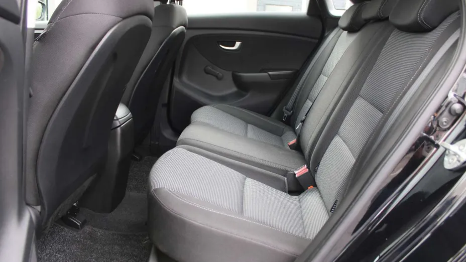 HYUNDAI i30 -