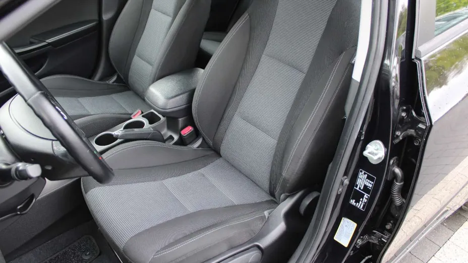 HYUNDAI i30 -