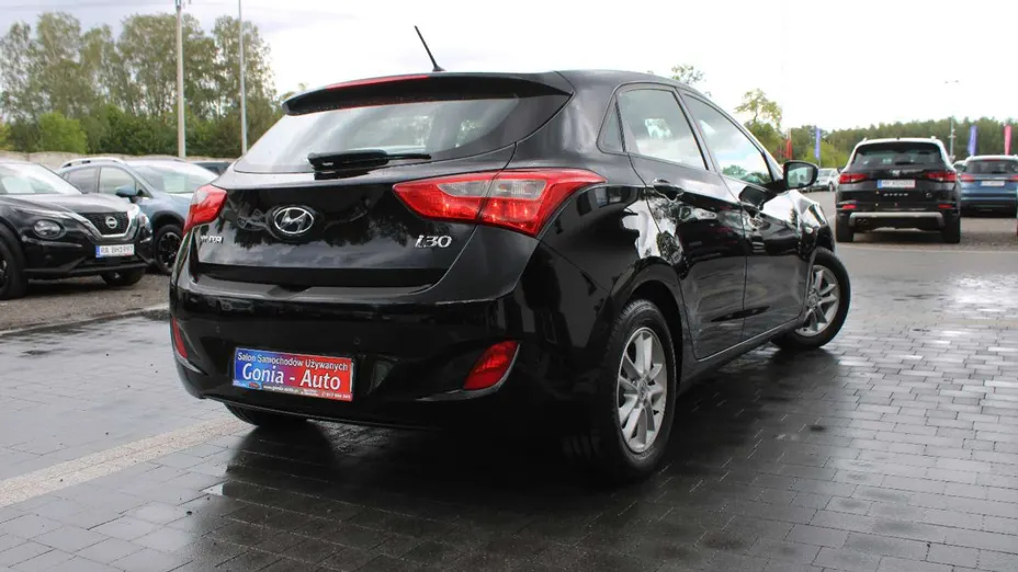 HYUNDAI i30 -