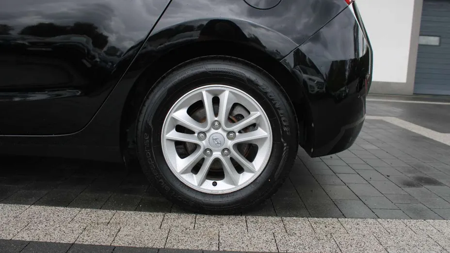 HYUNDAI i30 -