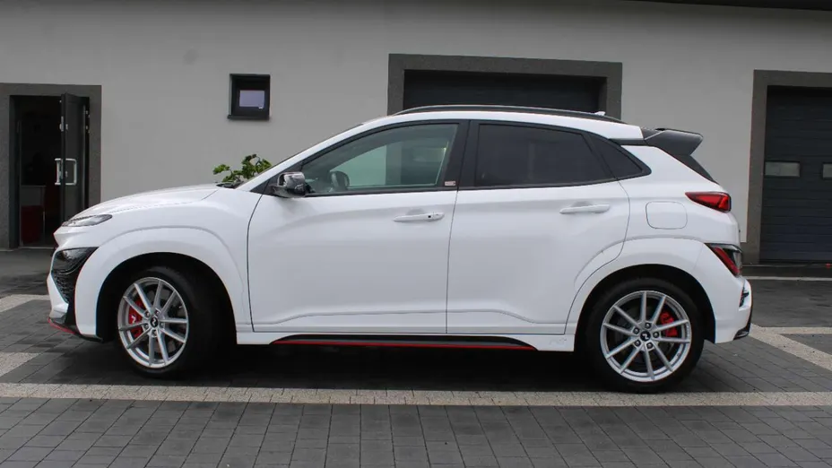 HYUNDAI Kona -