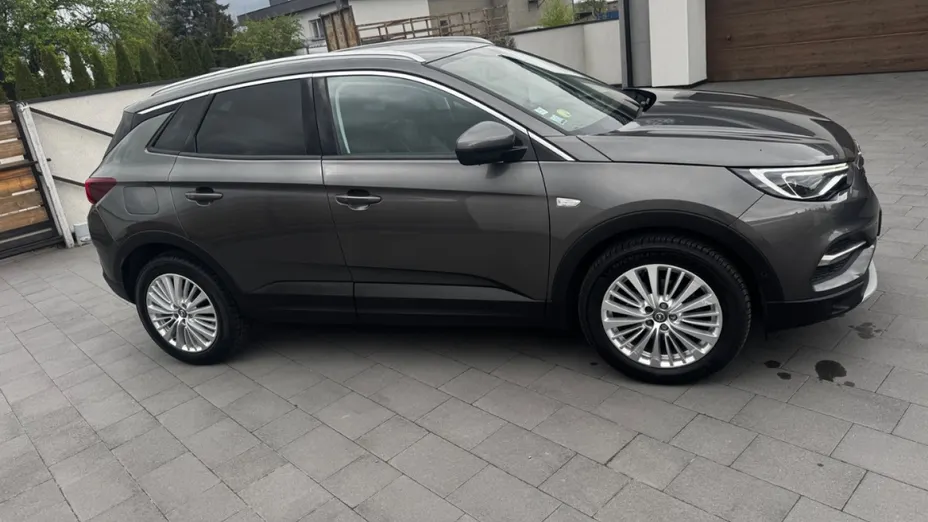 OPEL Grandland X -
