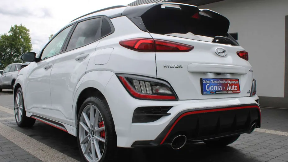 HYUNDAI Kona -