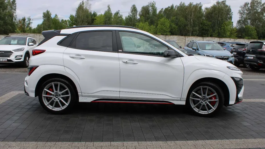 HYUNDAI Kona -