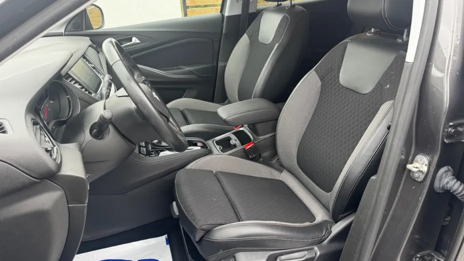 OPEL Grandland X -