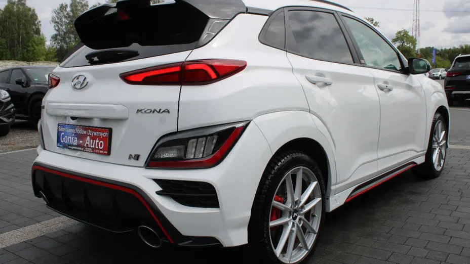 HYUNDAI Kona -