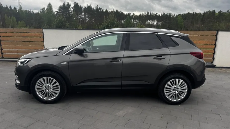 OPEL Grandland X -
