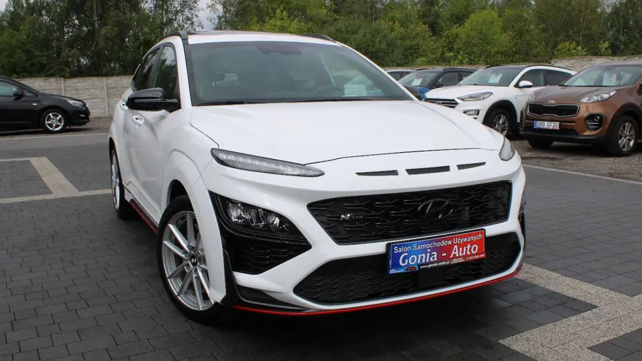 HYUNDAI Kona -
