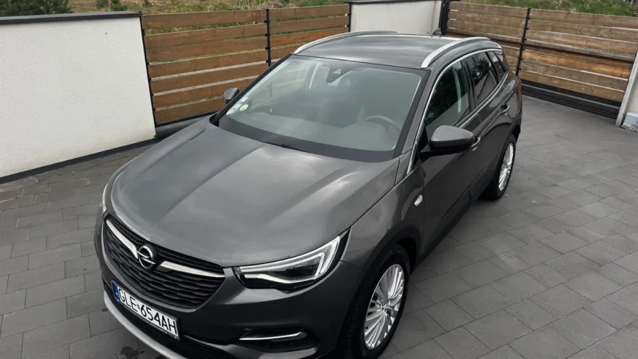 OPEL Grandland X -
