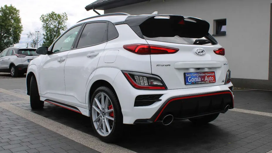 HYUNDAI Kona -