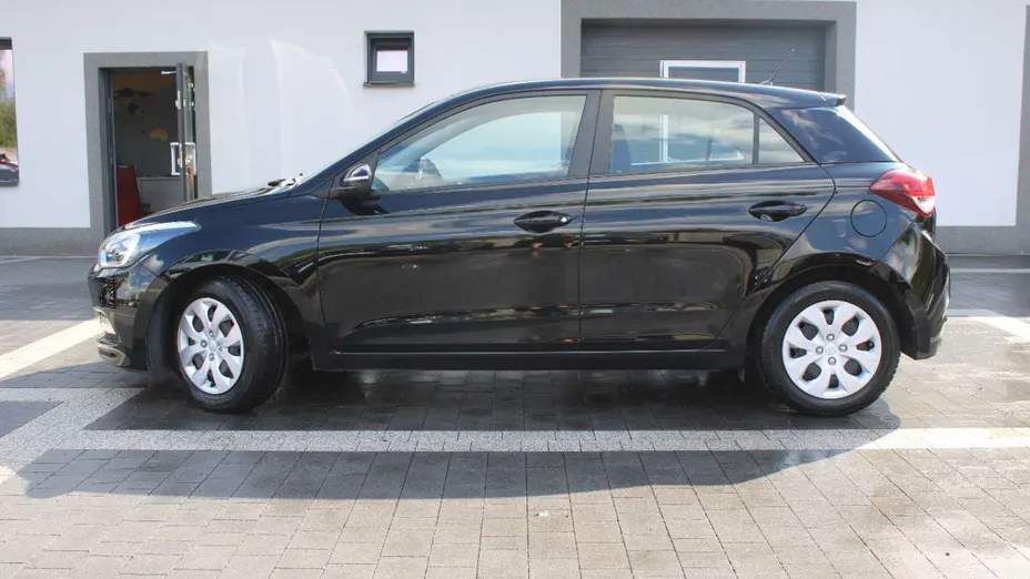 HYUNDAI i20 -