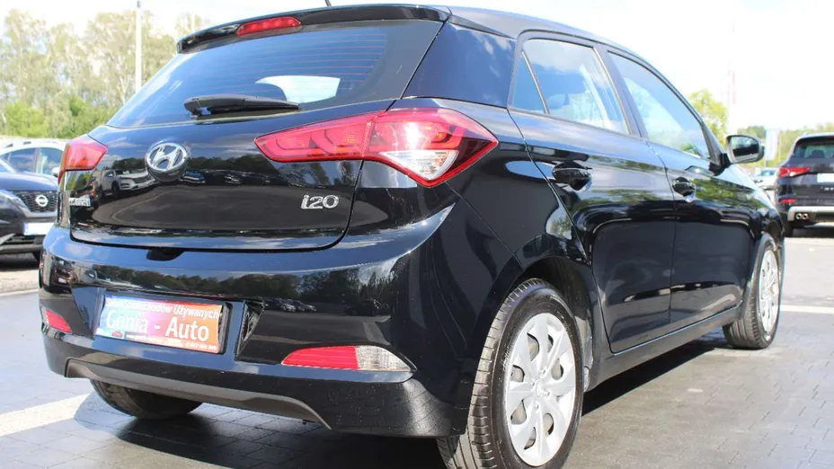 HYUNDAI i20 -