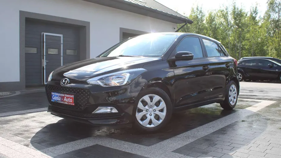 HYUNDAI i20 -