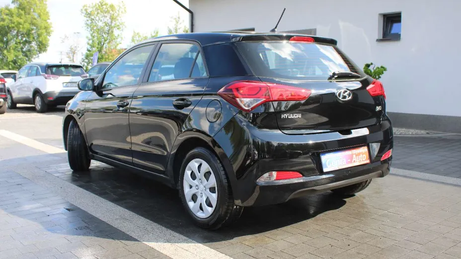 HYUNDAI i20 -