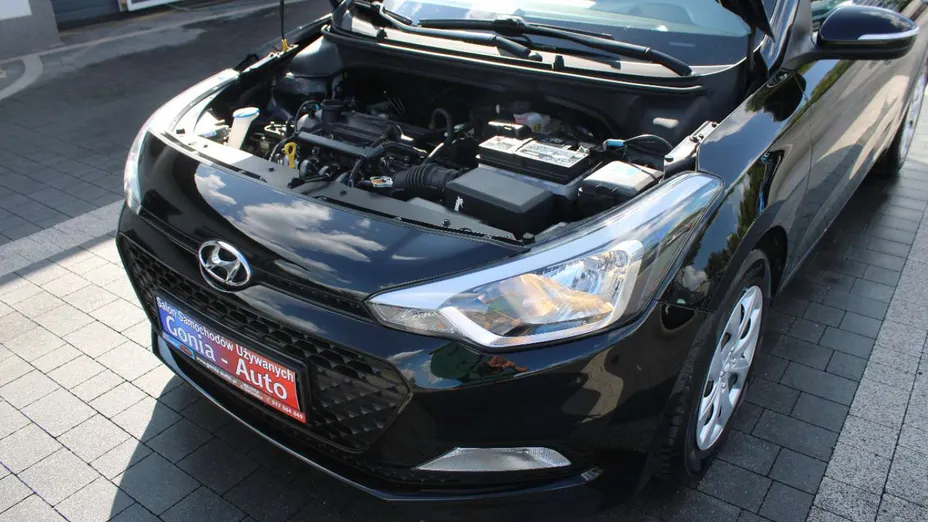 HYUNDAI i20 -