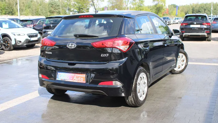 HYUNDAI i20 -