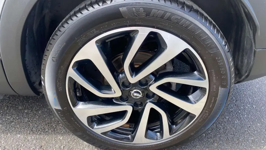 OPEL Grandland -
