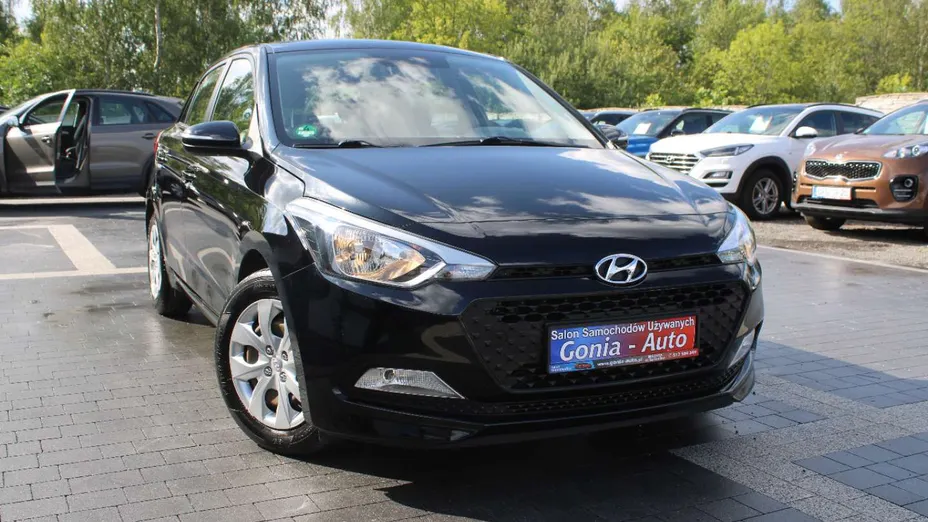 HYUNDAI i20 -
