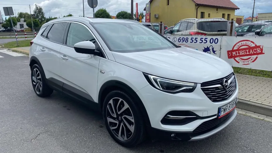 OPEL Grandland -