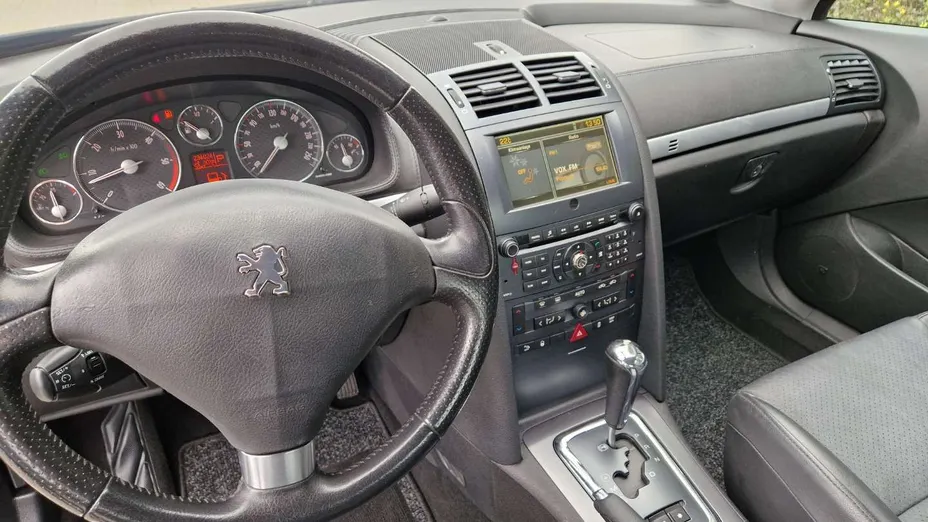 PEUGEOT 407 -
