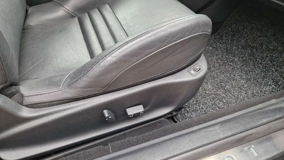 PEUGEOT 407 -