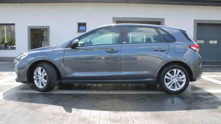 HYUNDAI i30 -