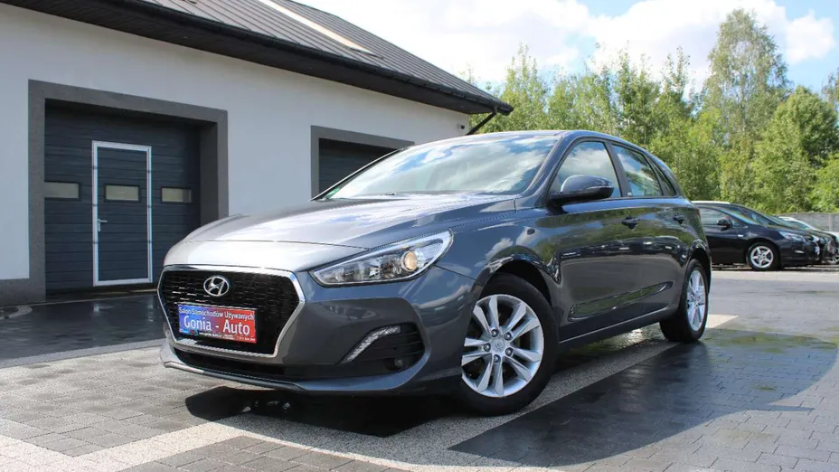 HYUNDAI i30 -