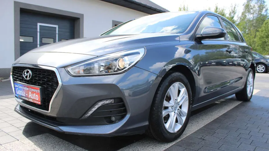 HYUNDAI i30 -